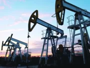 Santa Cruz firmó los contratos de concesión de yacimientos que antes explotaba YPF