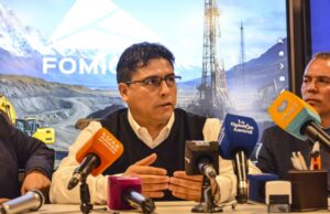 Claudio Vidal: “La actividad petrolera es clave en la provincia de Santa Cruz”