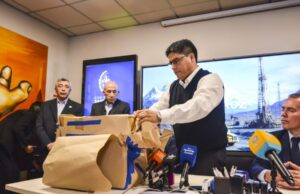 Santa Cruz realizó la apertura de sobres para 10 áreas petroleras que eran operadas por YPF
