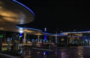 YPF permitirá el pago con criptomonedas en sus estaciones: cómo funciona el sistema