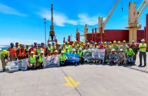 GNL: concluyó la descarga de caños en el puerto de San Antonio Este