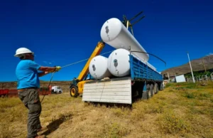 Neuquén ejecuta el traslado de la planta de GLP a Moquehue