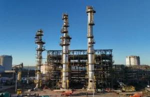 Mega inauguró su nuevo tren de fraccionamiento en Bahía Blanca con inversión de US$260 millones