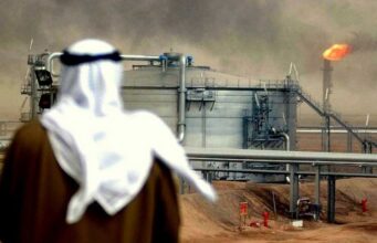 El petróleo trepó a máximos de casi un mes por los ataques en Arabia Saudita