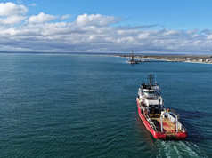 Argentina GNL inició nuevos estudios del suelo marino en Río Negro